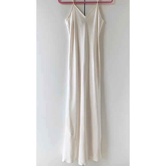 ‼️SOLD‼️ Vintage 100% silk white flowy satin column maxi dress minimal slip - Picture 3 of 9